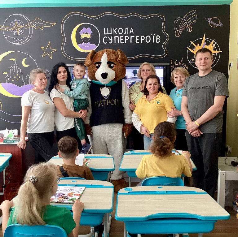 А чи знаєте Ви, яким спортом і якими фізичними вправами займаються космонавти у космосі?
