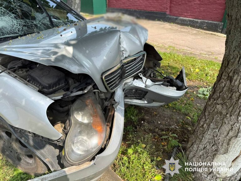 Поліцейські встановлюють обставини ДТП з трьома травмованими в Коростені