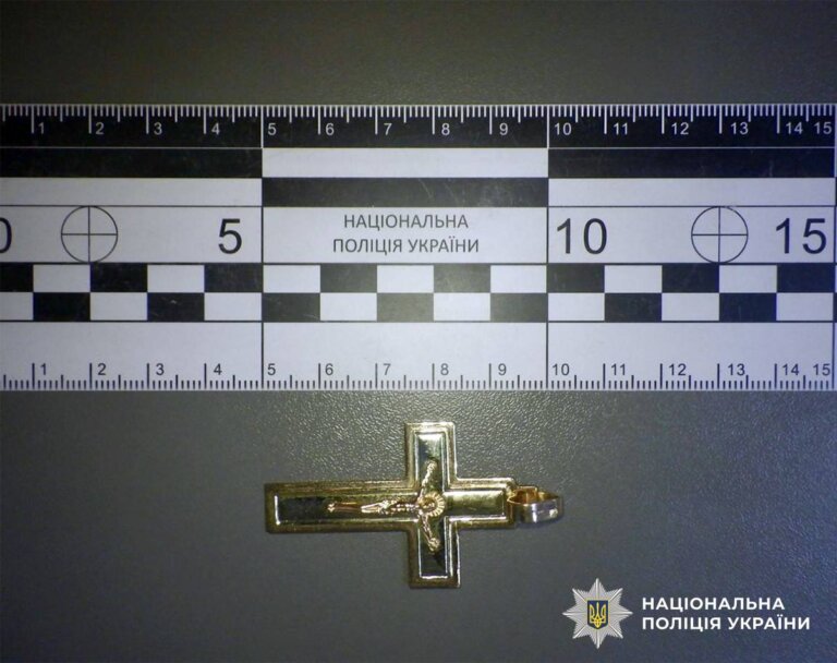 Звягельські оперативники затримали в Одесі підозрюваного у пограбуванні ювелірної крамниці