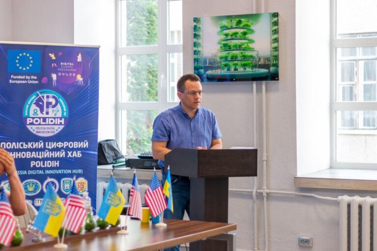 У Житомирі на базі Поліського університету стартував американський проєкт із ментального здоров’я та відновлення – MINDBODY FLOW PROGRAM