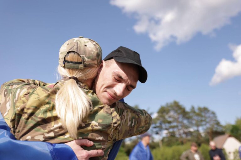 Сьогодні в рамках чергового обміну поранених та важкопоранених військовополонених додому повернулися наші незламні захисники!