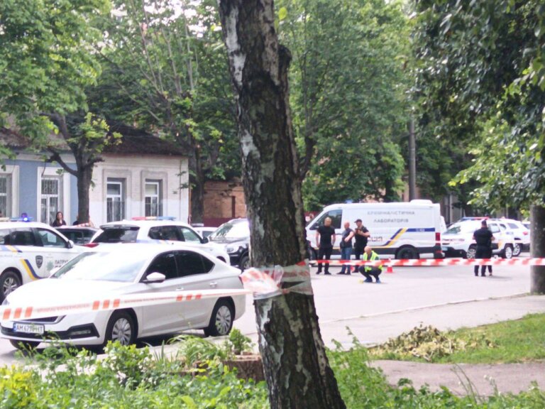 Родичам чоловіка, який вбив колишню дружину та себе, повідомлено про підозру