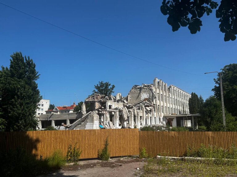 Обіцяний демонтаж ліцею 25 так і не стартував