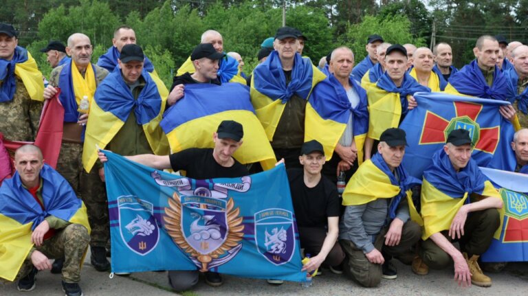 З російського полону звільнено групу важкохворих Захисників – проведено ще один етап обміну згідно Стамбульських домовленостей