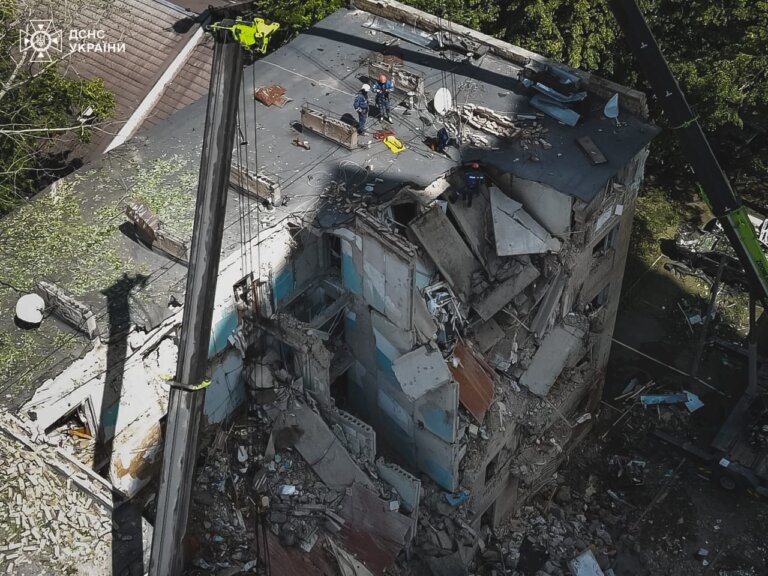 До 7 людей збільшилася кількість загиблих у п’ятиповерхівці Шевченківського району, постраждалих – до 34