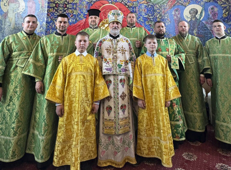 З Днем Святої Трійці, П’ятидесятниці!
