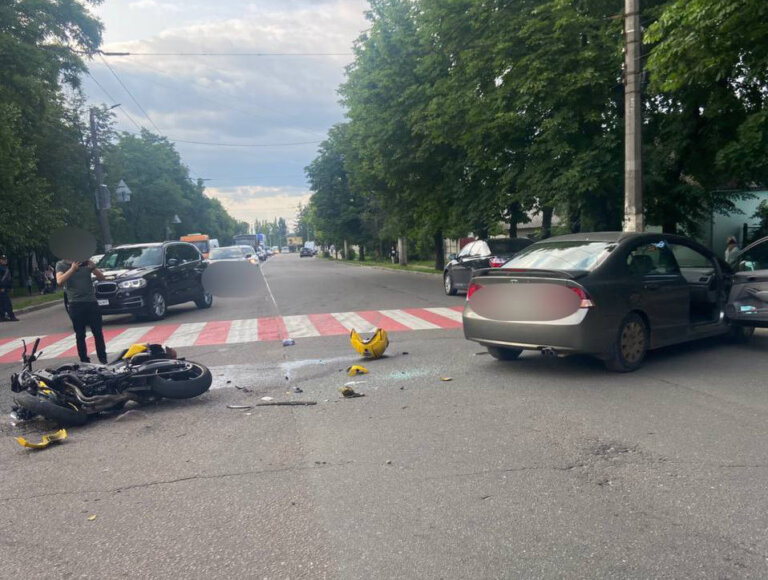 До уваги водіїв! ДТП з потерпілими на перехресті вулиць Покровська та Тараса Бульби – Боровця