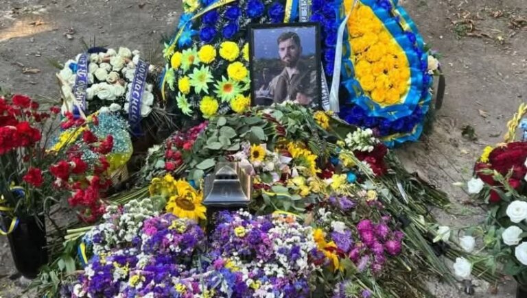 ДБР провело обшуки в квартирі матері загиблого пілота «Джуса»