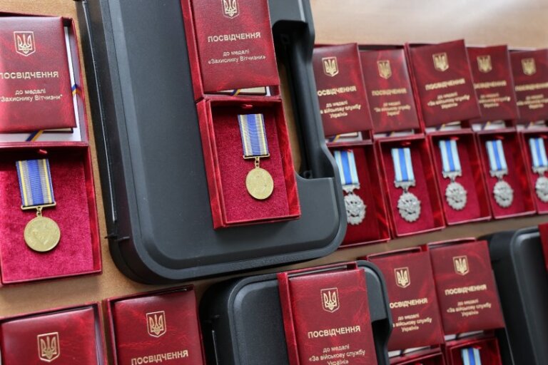 Після повернення з зони бойових дій житомирські прикордонники отримали нагороди