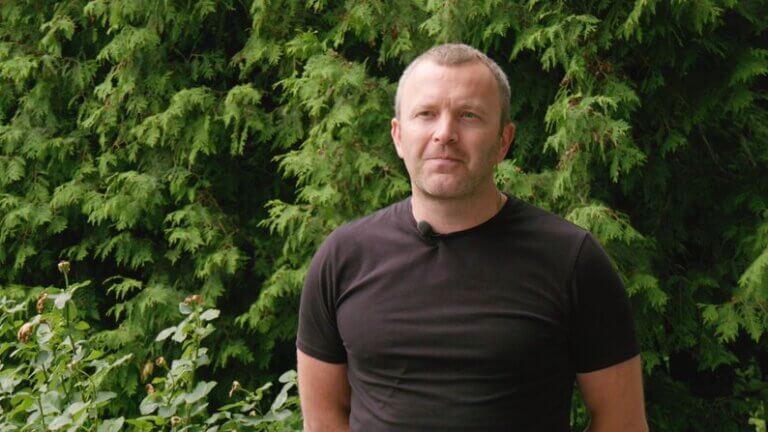 Андрій Стражник святкує День народження: волонтер, який допомагає там, де найважче