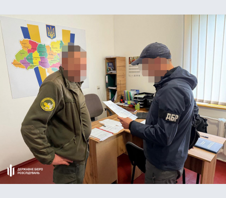 ДБР повідомило про підозру колишньому ліснику, який допустив незаконні рубки на понад 2,4 млн гривень
