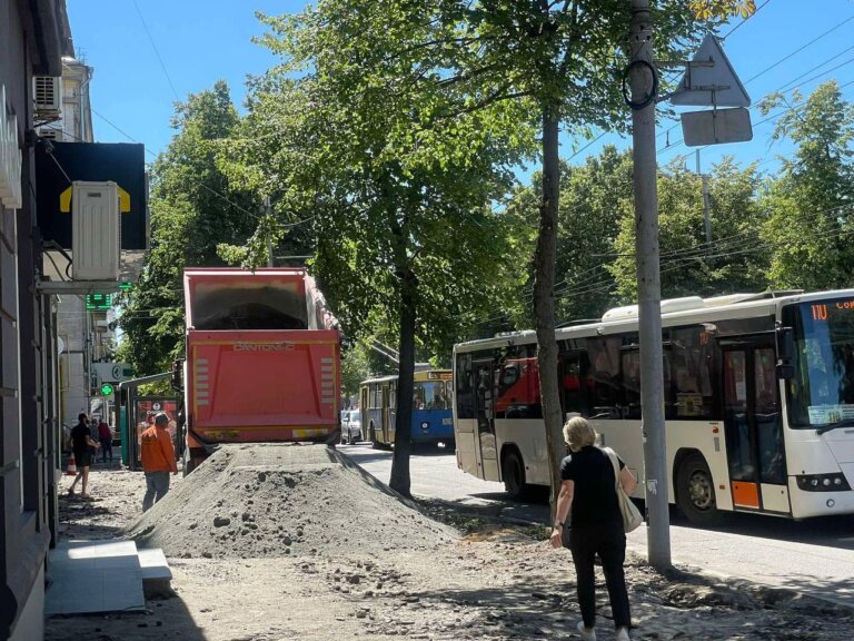 Ремонт на Київській загрожує безпеці пішоходів