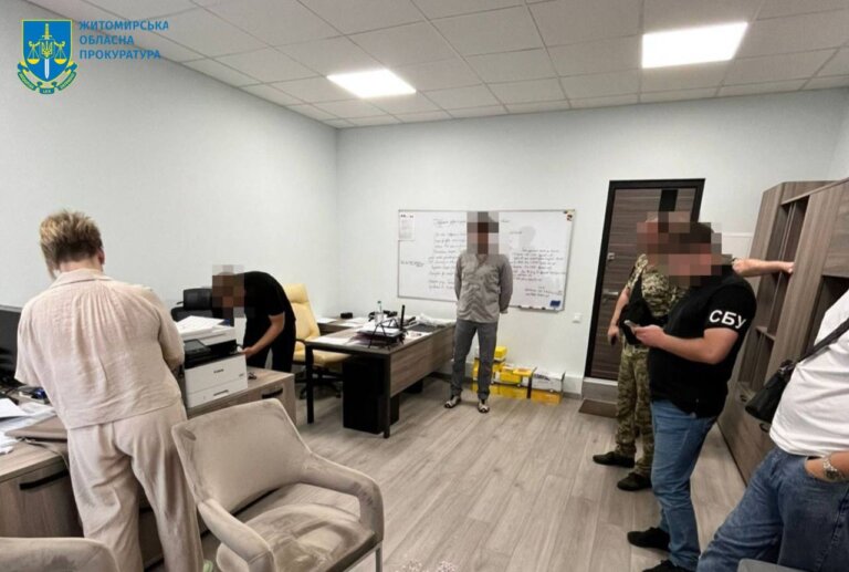 Вибух на території виробничих приміщень на Житомирщині в селі Березина. Прокуратура повідомила про підозру трьом особам