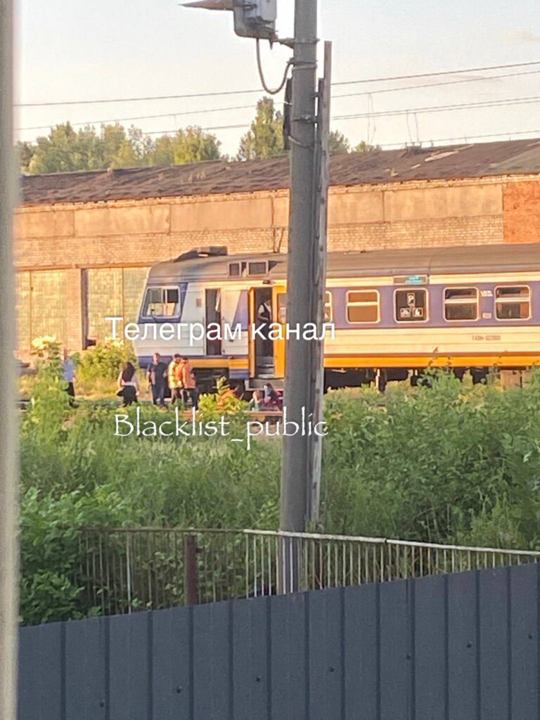 Електричка збила жінку на коліях неподалік залізничного вокзалу