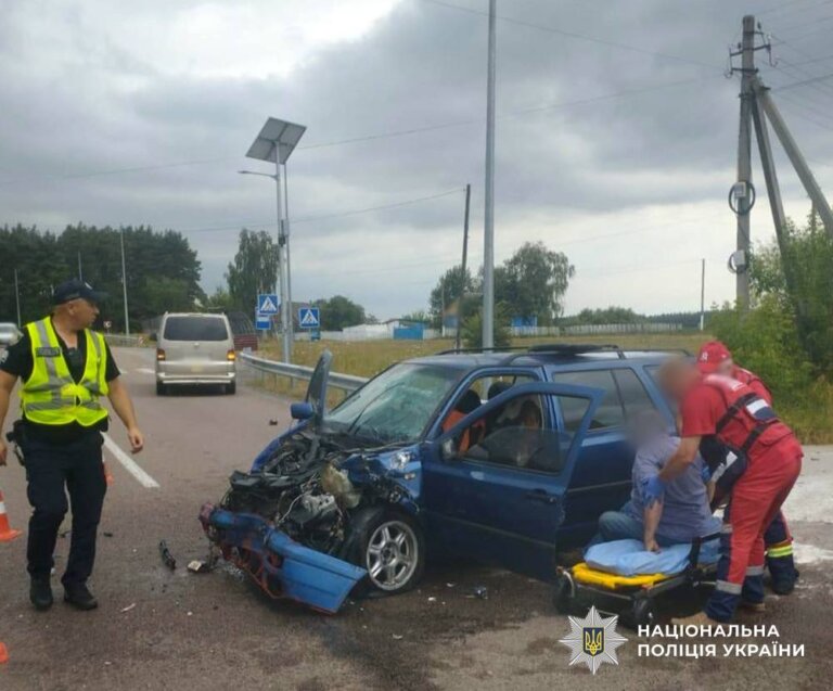 У ДТП в Житомирському районі травмовано трьох людей: поліція розпочала досудове розслідування