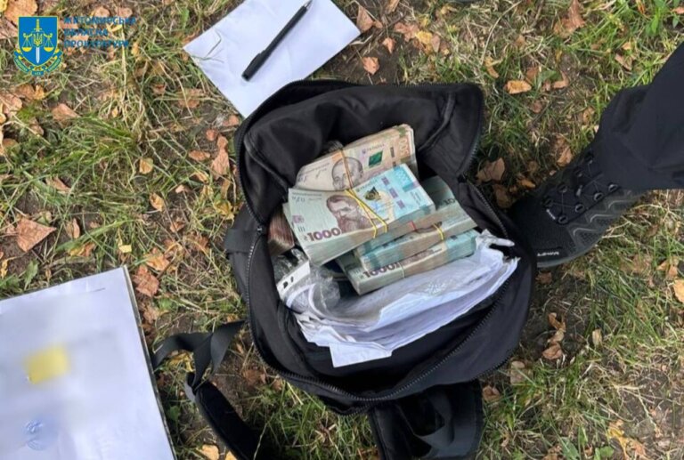 Привласнили майже 200 тисяч гривень з бюджету громади: на Житомирщині правоохоронці викрили злочинну схему