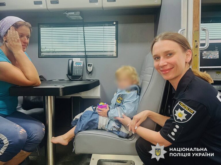На Житомирщині спільними зусиллями поліції, рятувальників та жителів громади вдалося розшукати 3-річну дитину