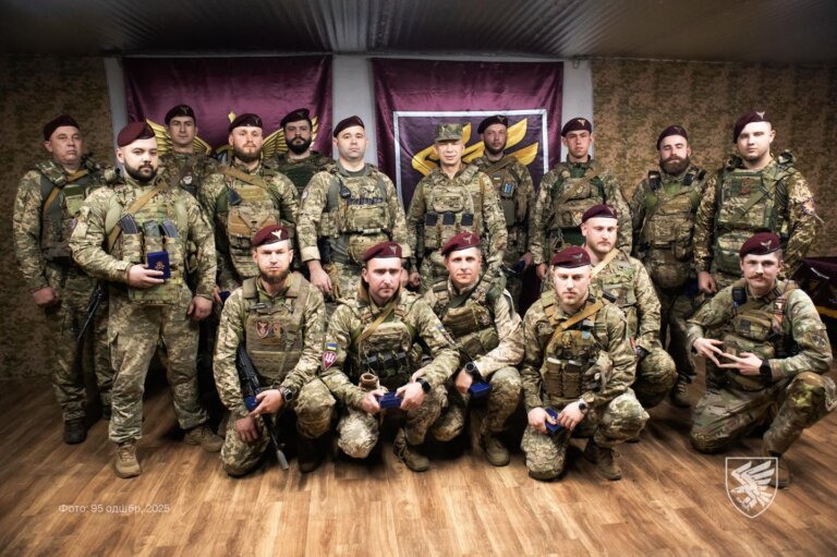 Воїнів 95 окремої десантно-штурмової Поліської бригади відзначив Головнокомандувач Збройних Сил України генерал Олександр Сирський