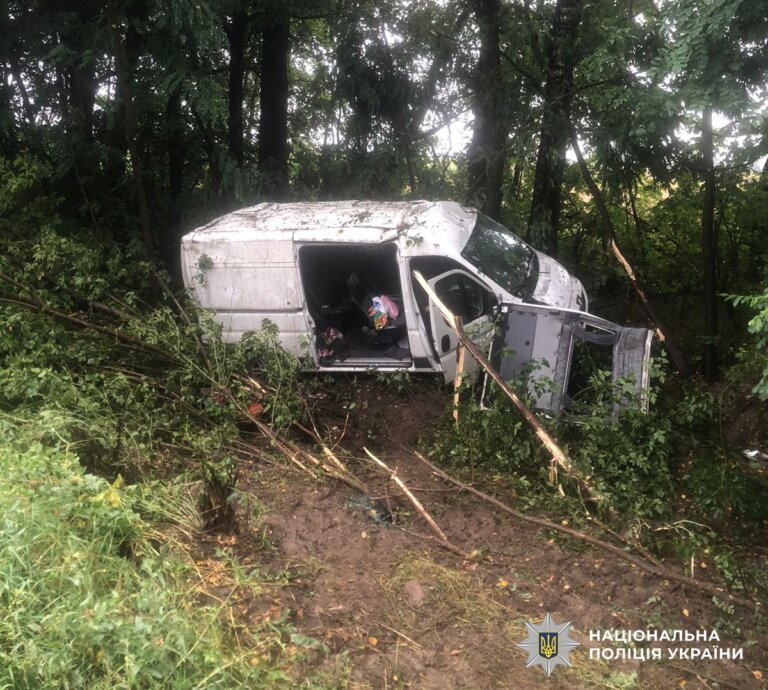 У ДТП на Житомирщині травми отримали дев’ятеро людей: поліцейські встановлюють обставини