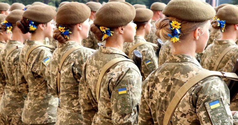 Жінки зобов’язані за 60 днів після навчання з’явитися до ТЦК на ВЛК