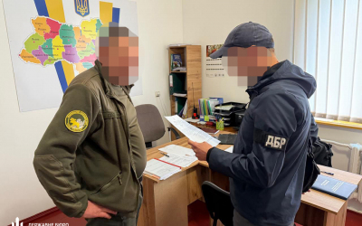 На Житомирщині ДБР повідомило про підозру колишньому ліснику, який допустив незаконні рубки на понад 2,4 млн гривень