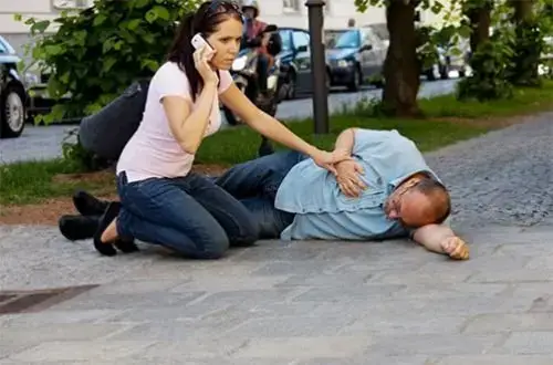 Як діяти при інсульті в людини поруч?