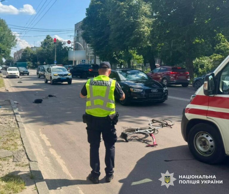 У Житомирі під колесами легковика загинув неповнолітній велосипедист: поліція розпочала досудове розслідування