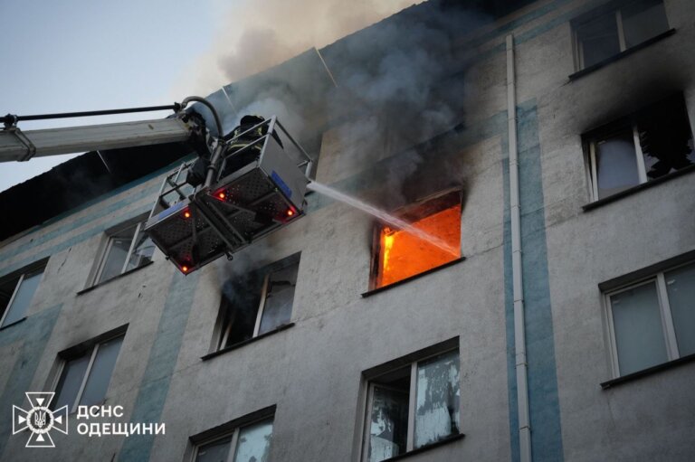 Вночі російські окупанти знову атакували Одещину ударними безпілотниками