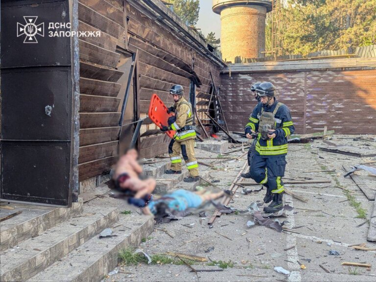 Запорізький район: внаслідок ворожих ударів загинуло 2 людей, ще 12 травмовано, з них 2 дітей