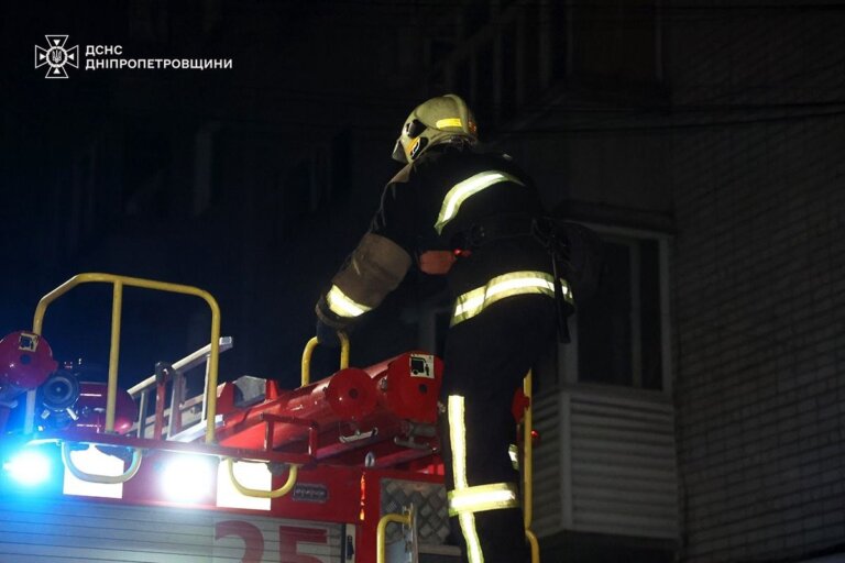 Дніпропетровщина: рятувальники ліквідували наслідки нічної російської атаки БпЛА