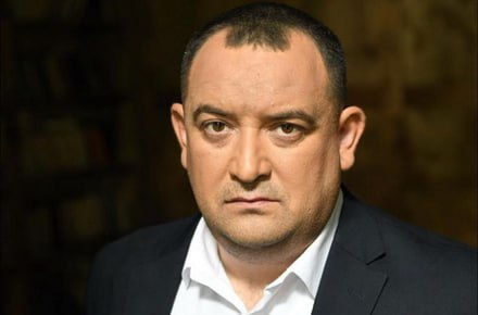Вищий антикорупційний суд визнав, що захисник народного депутата від Житомирщини Сергія Кузьміних умисно затягує розгляд справи про зловживання впливом