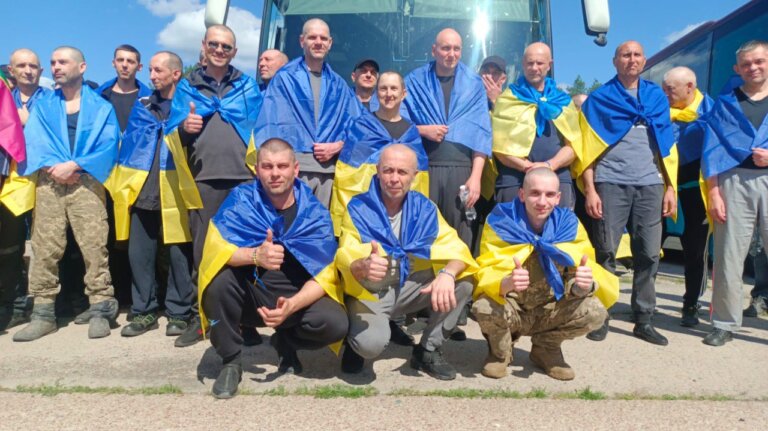 Особливий обмін: додому повертаються 84 українці, серед них – поневолені з 2014 року