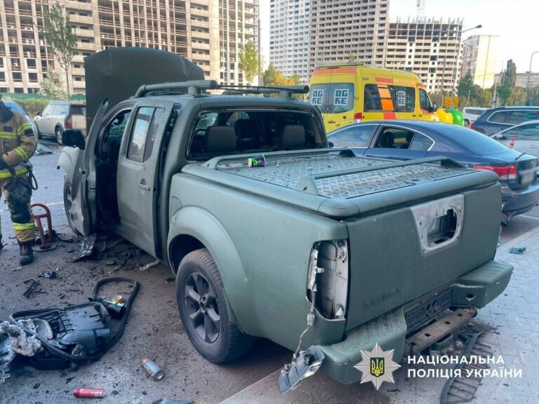 У Києві вранці підірвали військовий автомобіль. Загиблих немає, є постраждалі, — місцеві ЗМІ