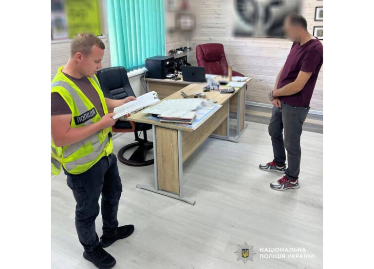 Нажився на ремонті пошкодженого ворожою ракетою дитсадка: на Житомирщині поліція розслідує оборудки підрядника