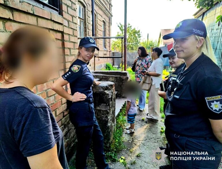 Бердичівські поліцейські та соціальні працівники відвідали родини, що опинилися в складних життєвих обставинах