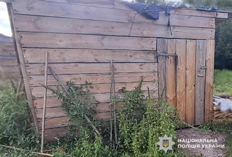 Вчора в підсобному приміщенні жителя Романівської громади правоохоронці виявили бойову гранату
