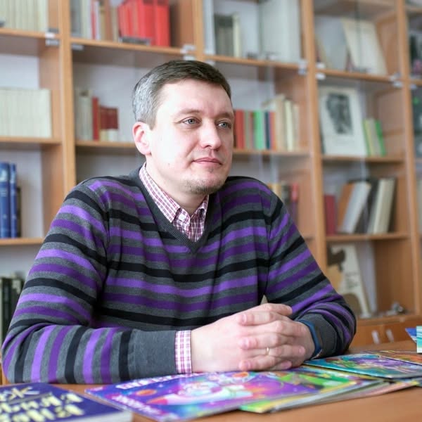 Книжка, що народилася між війною і мріями.Викладач, воїн і казкар Леонід Закалюжний презентував книгу для дітей і дорослих