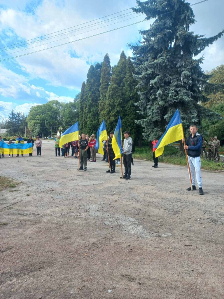 Радомишльська громада прощалася з Героєм-захисником Олександром Шушпаном
