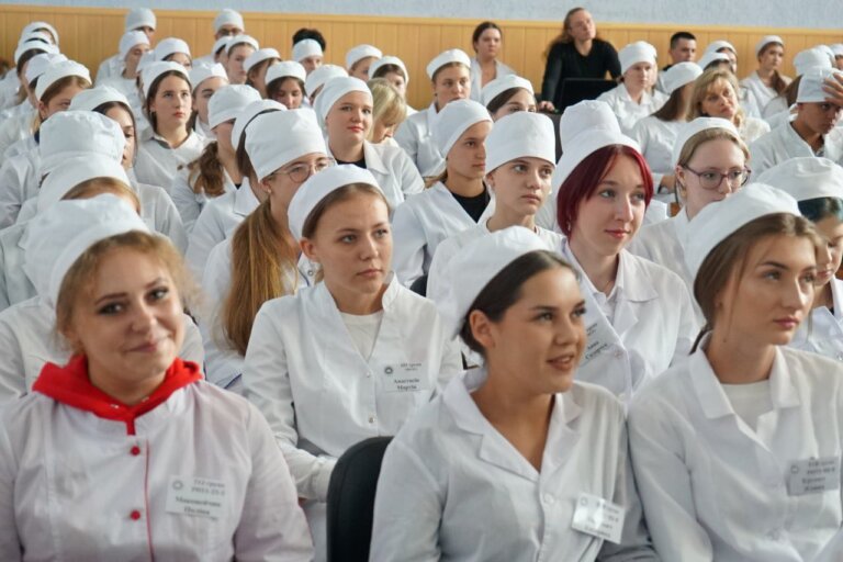 Фармацевтична родина Житомира зібралася на святкування професійного дня