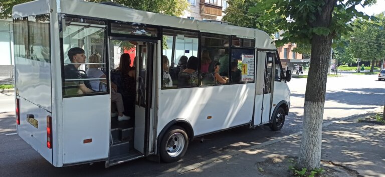 Житомир ніколи не позбудеться малих маршруток? Міські чиновники доводять ситуацію в сфері транспорту до абсурду…