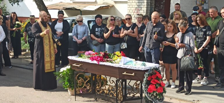 Легких хмаринок тобі, Олено… Чому Житомир досі не вірить у її смерть? – Кримінал чи ні ???