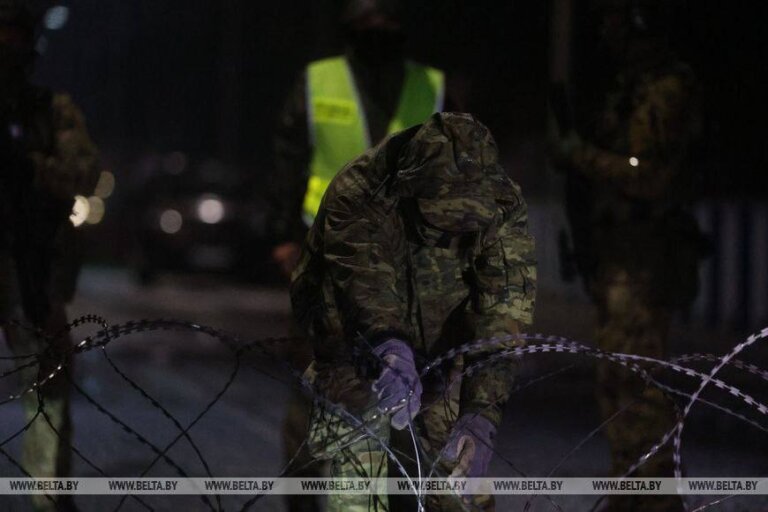 Польща від опівночі повністю закрила кордон з Білоруссю