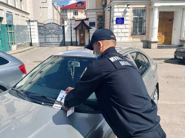 З початку року інспектори з паркування зафіксували близько 10 500 порушень на 4,9 млн грн