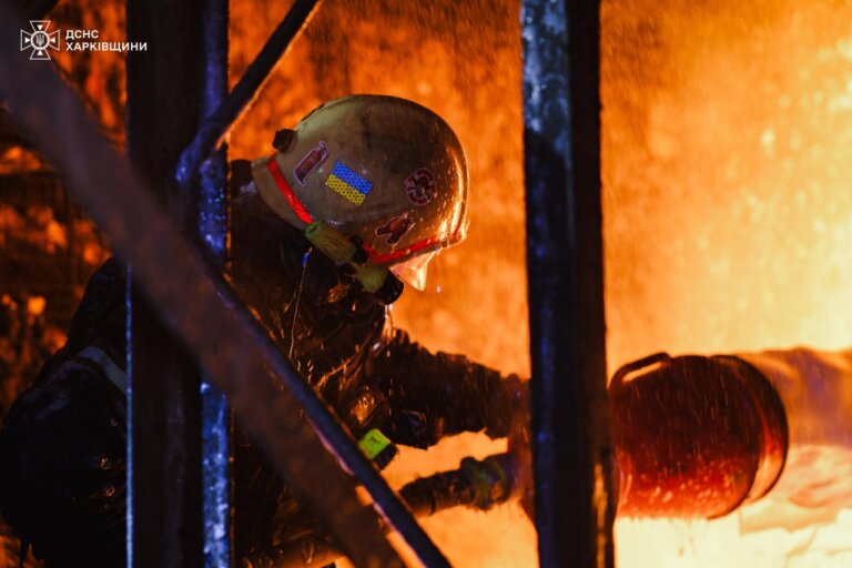 Харківщина: Внаслідок ворожих ударів БпЛА сталися численні пожежі та є постраждалі