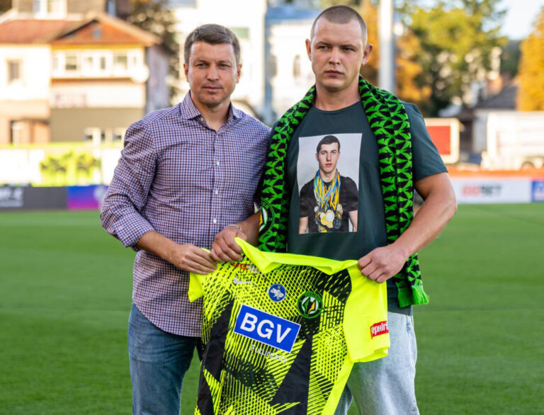 Символічний перший удар по м’ячу у матчі «Полісся» — «Кудрівка» зробив капітан Ковальов Олексій
