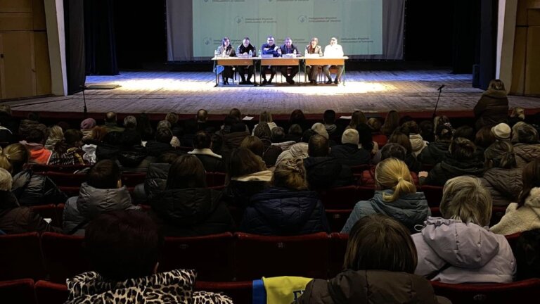 В Житомирі понад 300 родин військовополонених та зниклих безвісти стали учасниками зустрічі