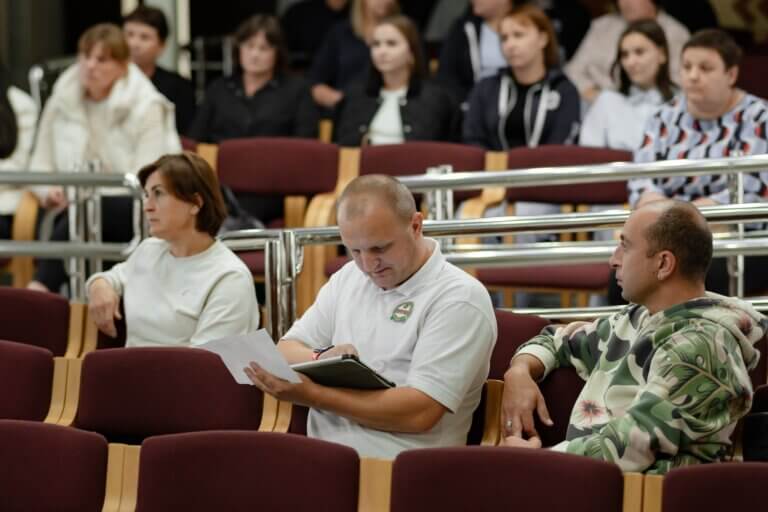 Як виховати дитину здоровою, розумною, впевненою, відповідальною, щасливою та з мисленням громадянина України?