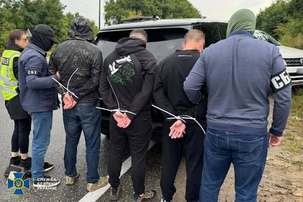Втеча за $17 тисяч: на Житомирщині викрили схему втечі ухилянтів і дезертирів