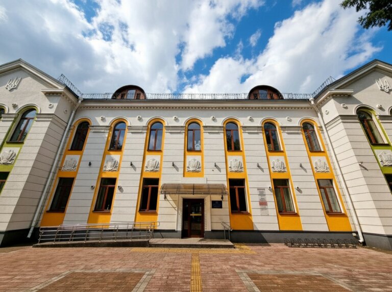 Ювілей — 105 років: Ліцей № 23 міста Житомира ім. М. Очерета запрошує випускників на святкування