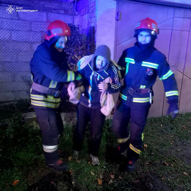 Риболовля ледь не завершилась трагедією: чоловіка врятували з водовідвідного каналу